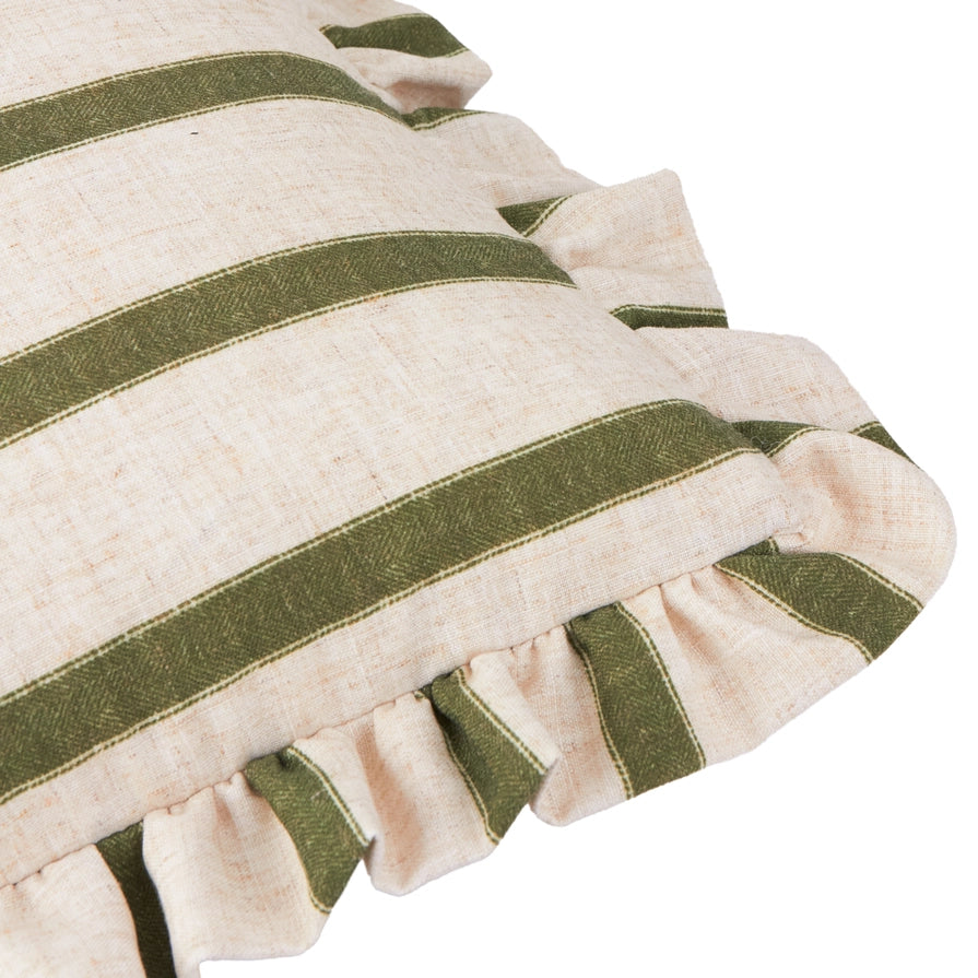 Housse de coussin rayée à volants