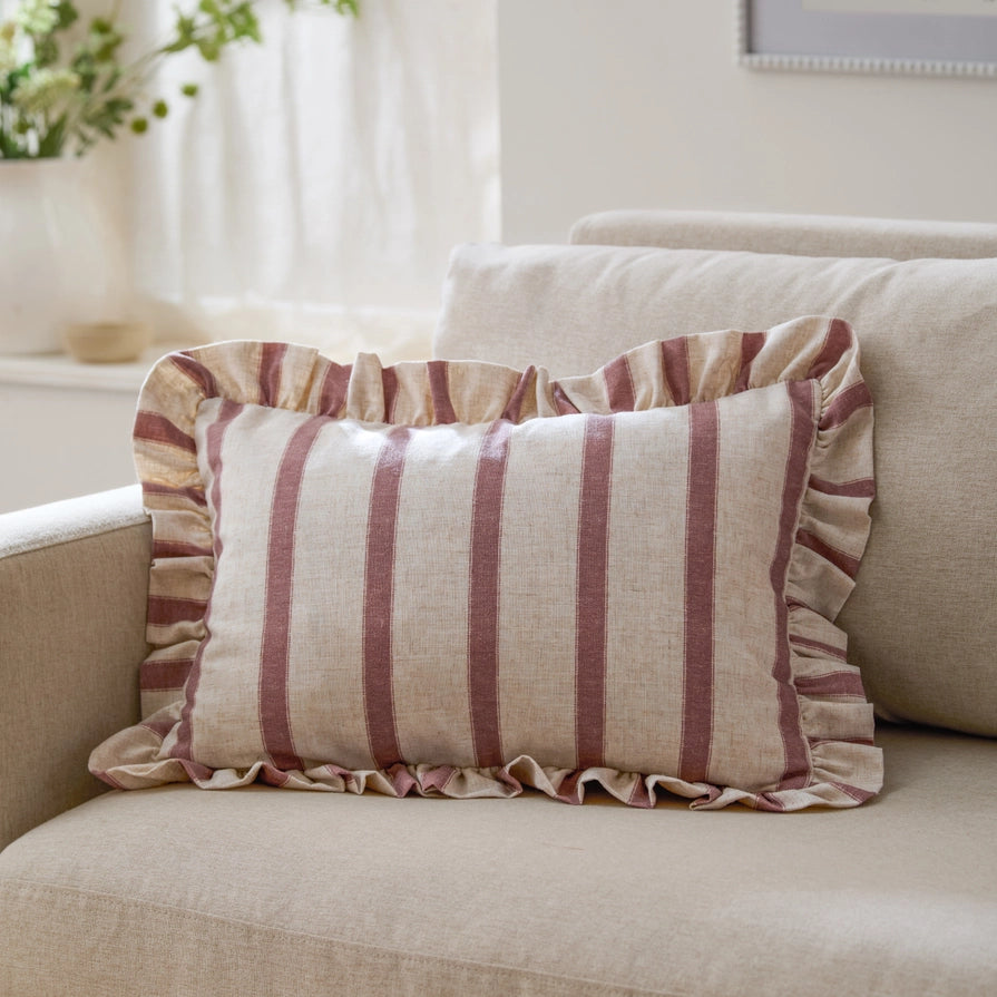 Housse de coussin rayée à volants, rectangulaire