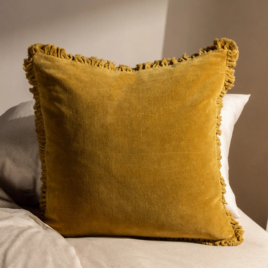 Housse de coussin velours et volants